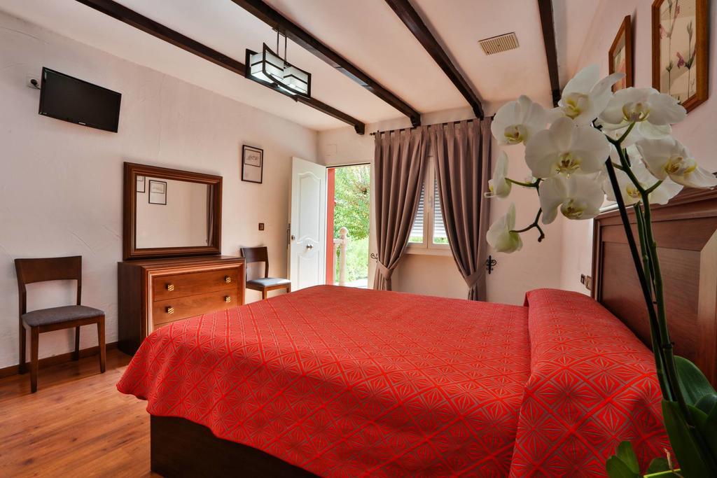 Hotel Rural Noguera De La Sierpe Арройо-Фріо Номер фото